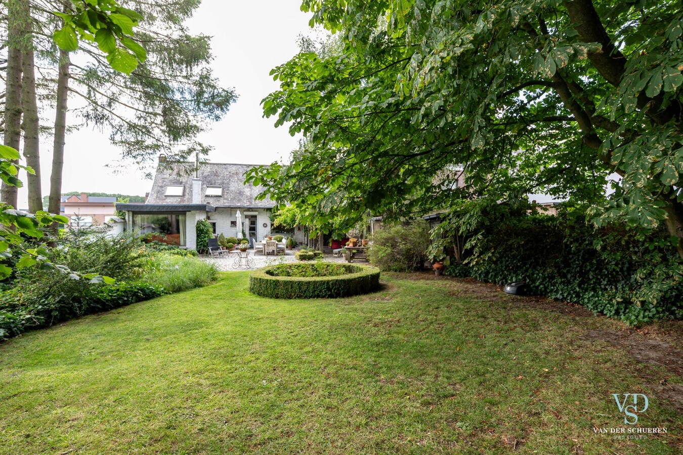 Charmante woning nabij centrum Gavere (op ca. 1255 m²) 