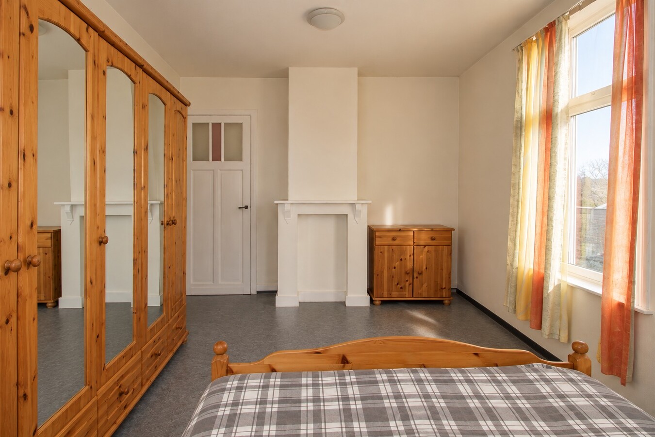 Te koop: Centraal gelegen stadwoning met 4 slaapkamers en diepe zuidgerichte tuin in Sint-Niklaas! 