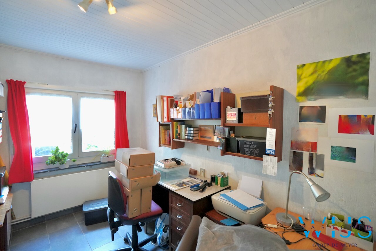 Praktisch en rustig gelegen woning met garage &amp; toffe tuin te Zelzate! 