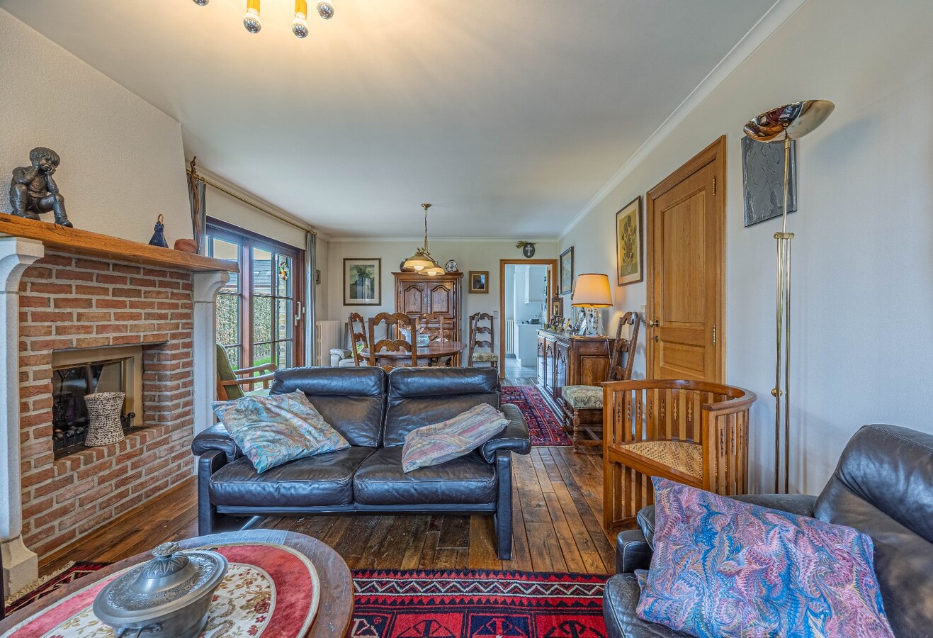 Charmante en solide villa met zonnige tuin in het hart van Zwevezele 