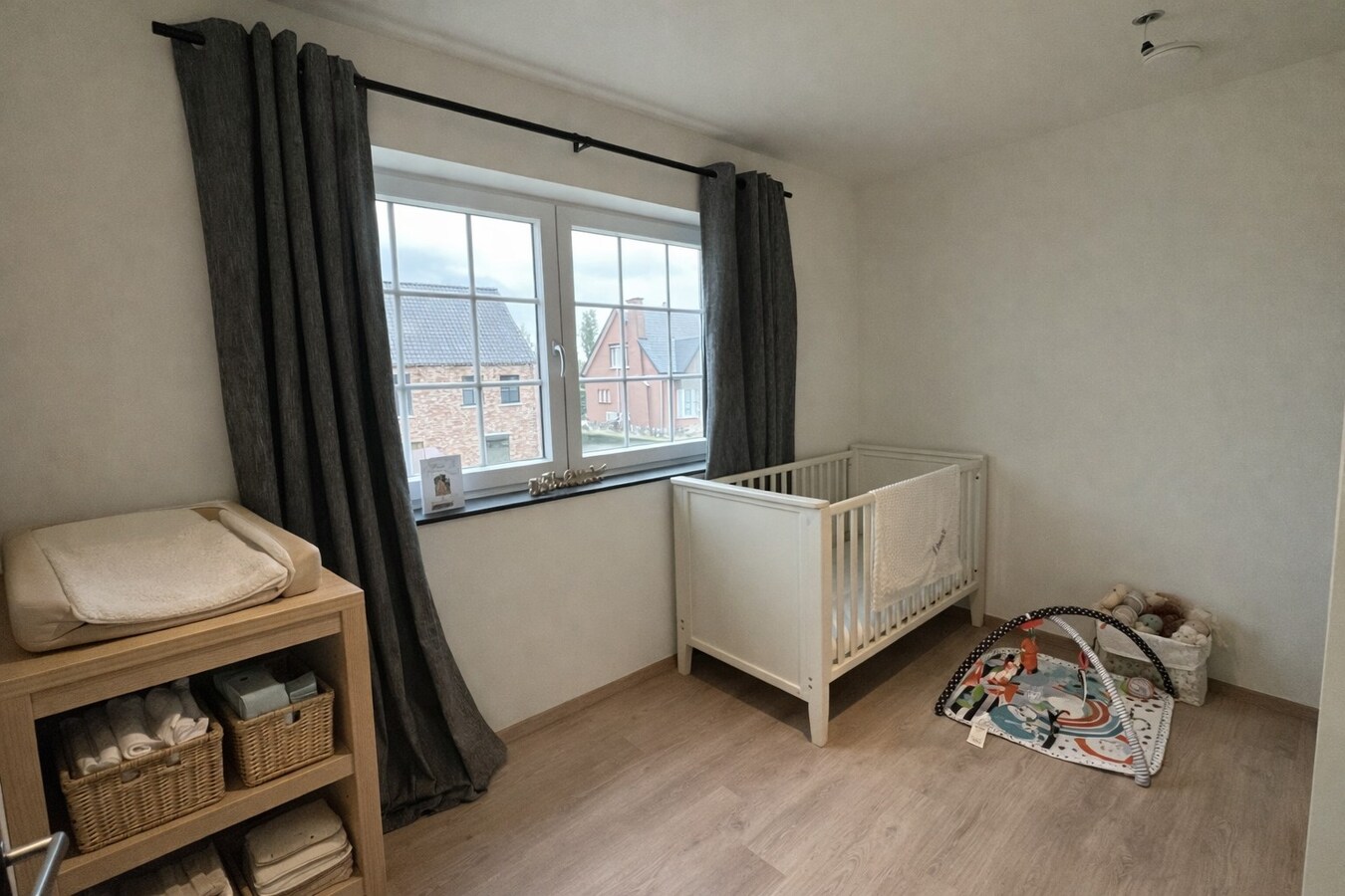 Recente woning in pastorijstijl op een rustige, groene locatie VERKOCHT ONDER REGISTRATIERECHTEN 