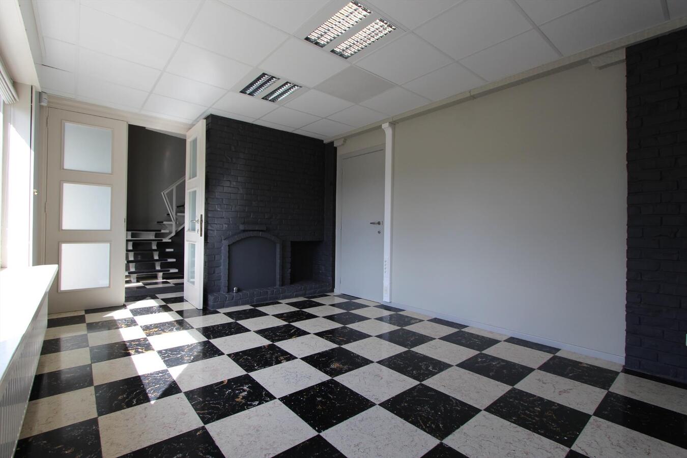 Woning met 4 slaapkamers en garage te Koekelare 