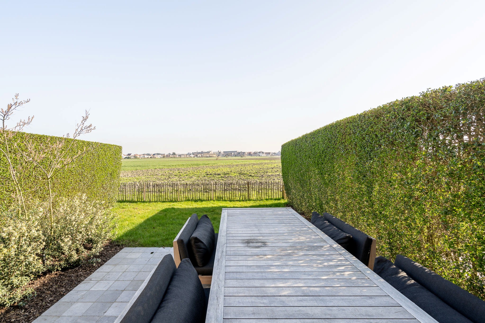 Maison récemment rénovée à vendre avec une vue magnifique sur les polders. 