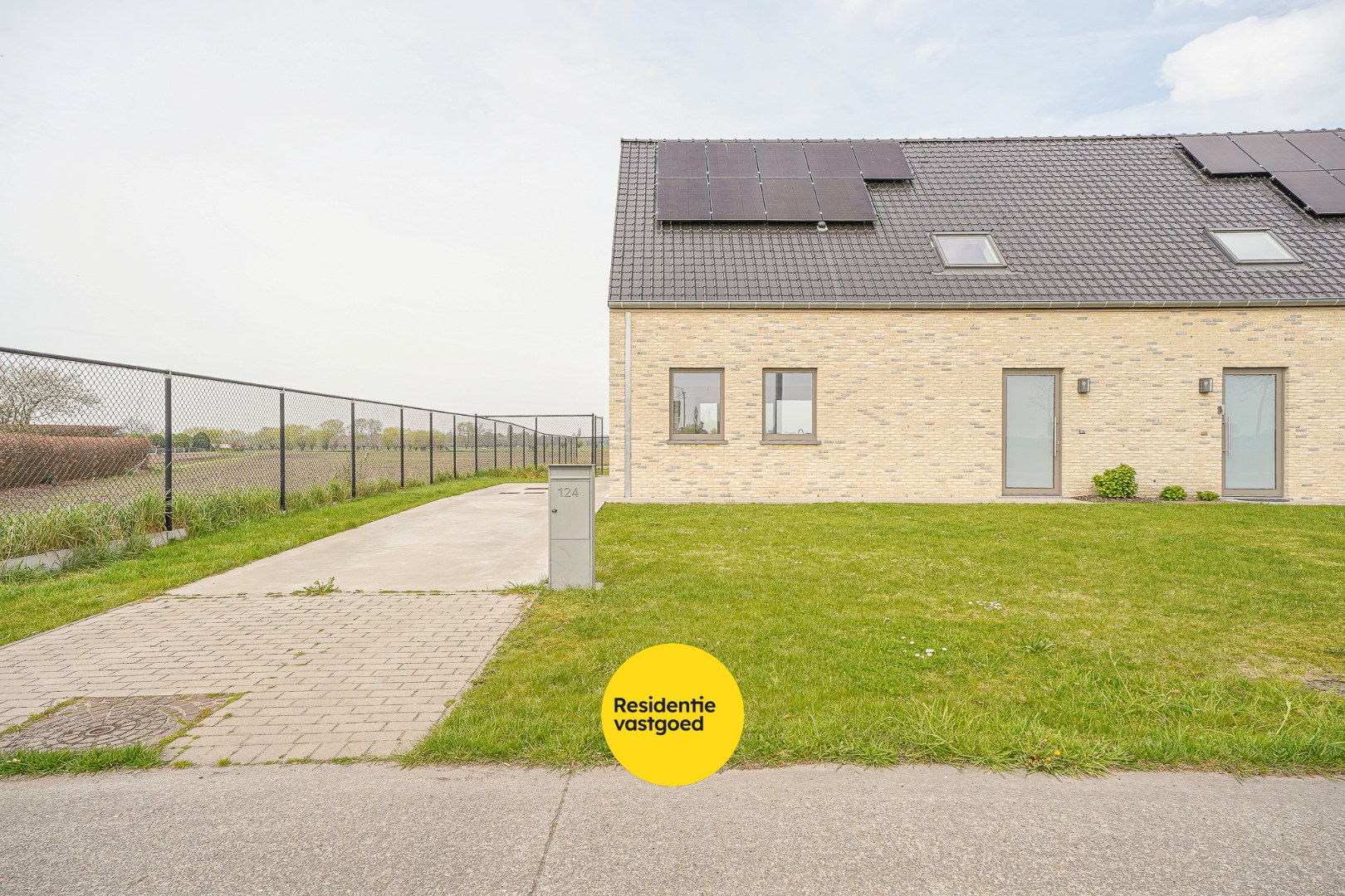 Halfopen woning met 3 slaapkamers te huur in Aartrijke 