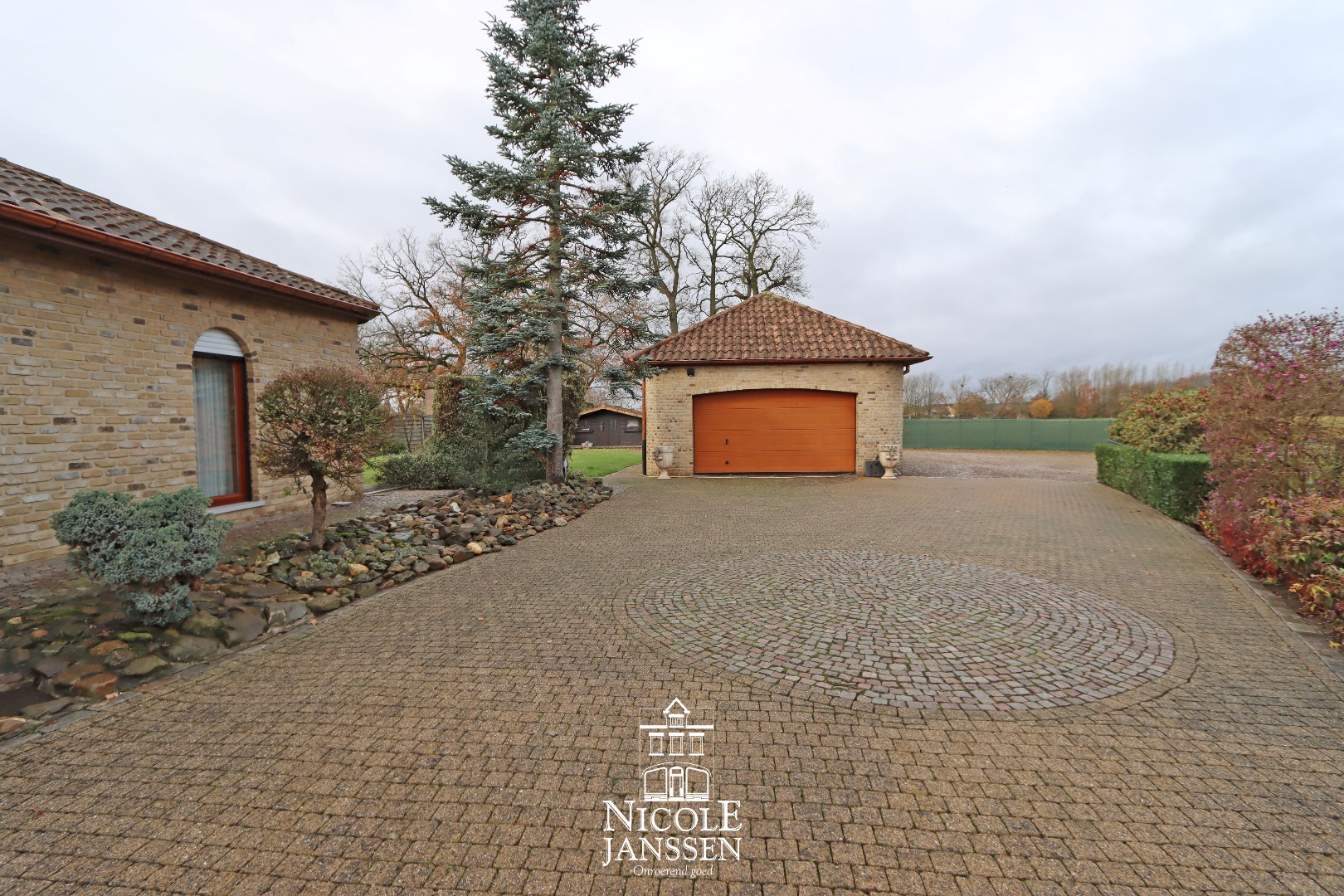 Grote inpandige garage 