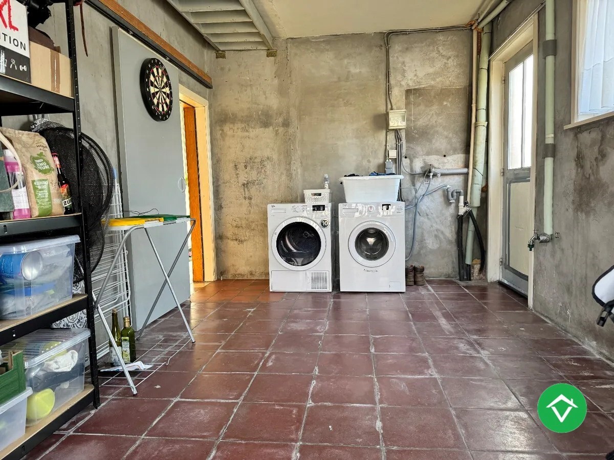 Halfopen bebouwing met 3 slaapkamers en een garage te Koekelare 