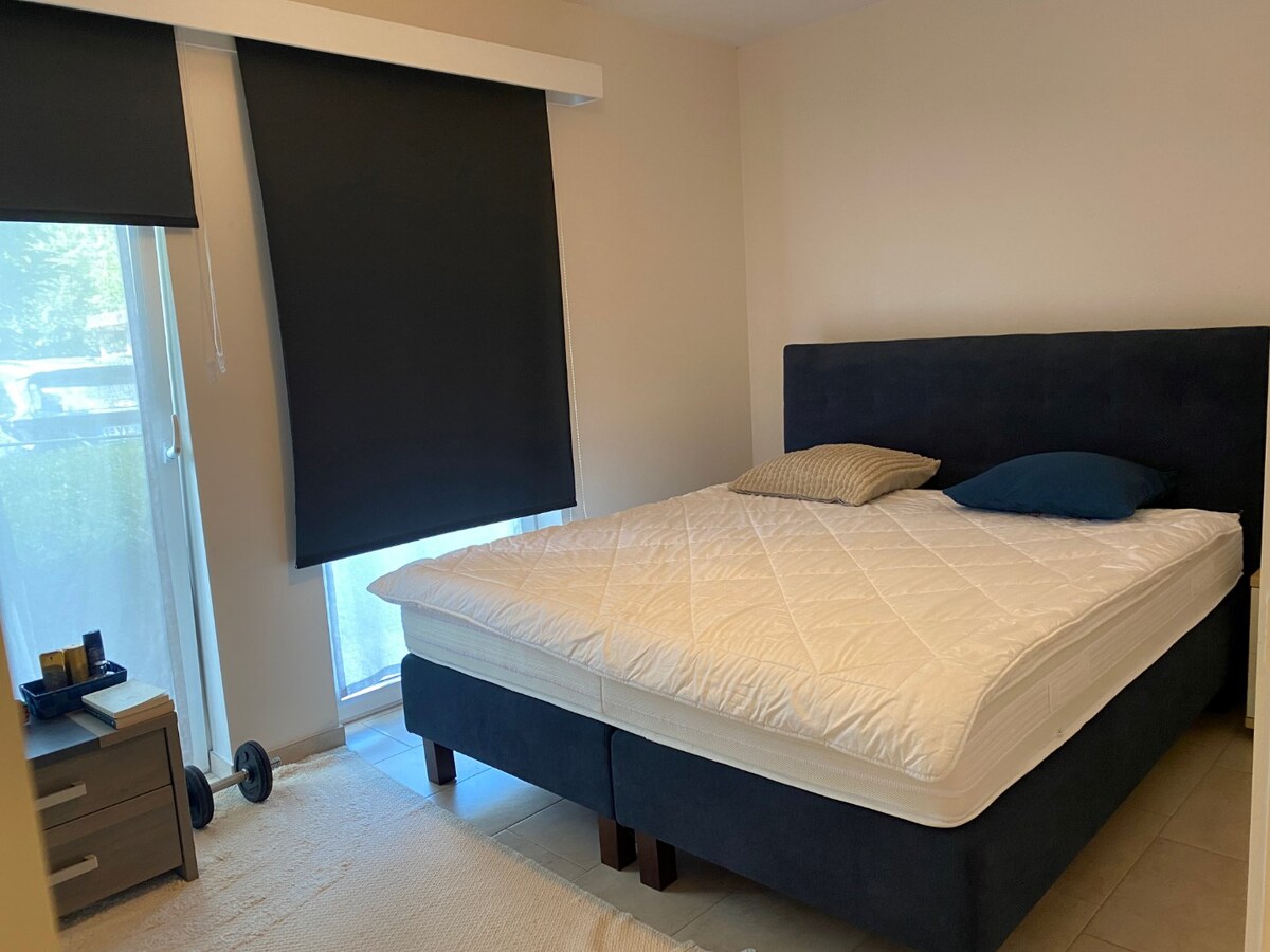 Eigentijds appartement met 2 autostaanplaatsen 