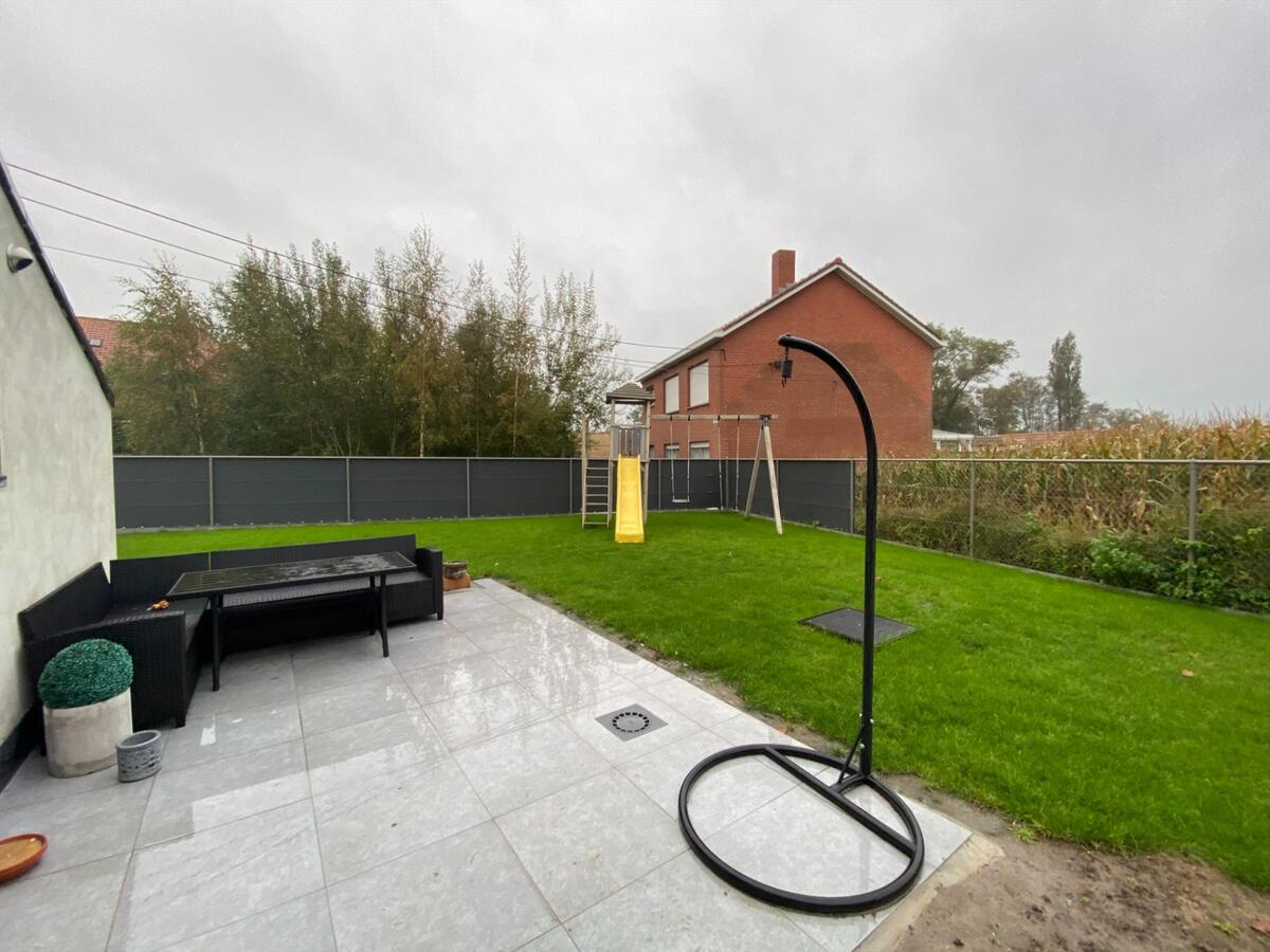 Volledig gerenoveerde, vrijstaande woning met 2 slaapkamers 