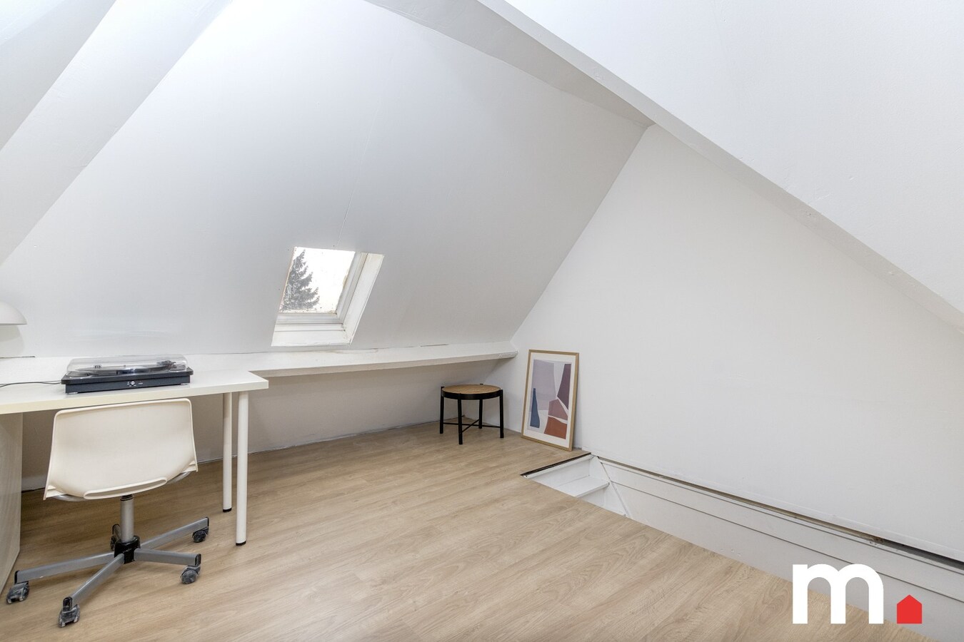 Top gerenoveerde halfopen woonst met ruime tuin te Waregem ! 