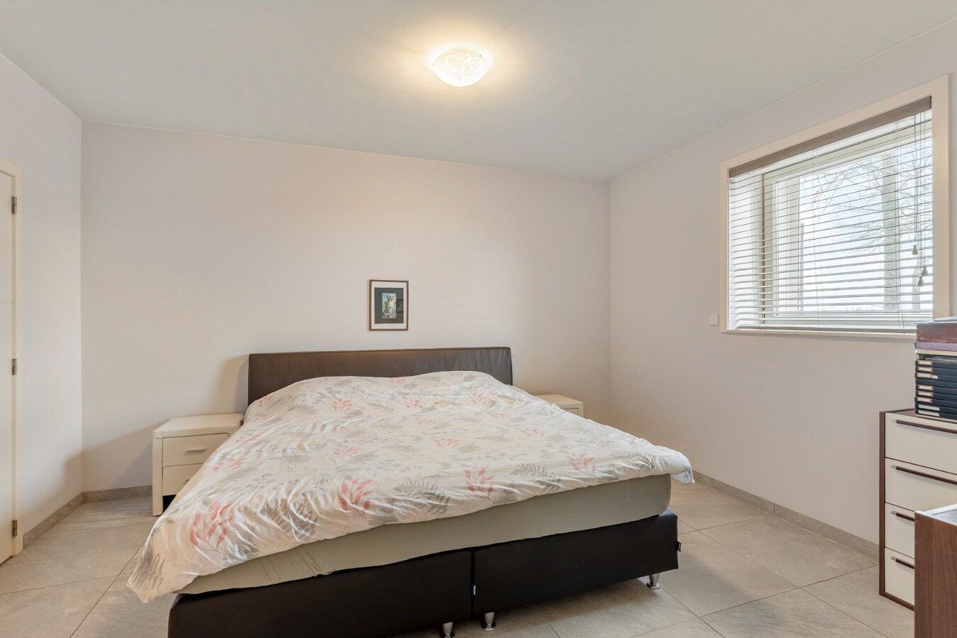 Vrijstaande, zeer verzorgde woning met aangrenzende, uitgeruste stalling/loods op een perceel van 72a14ca 