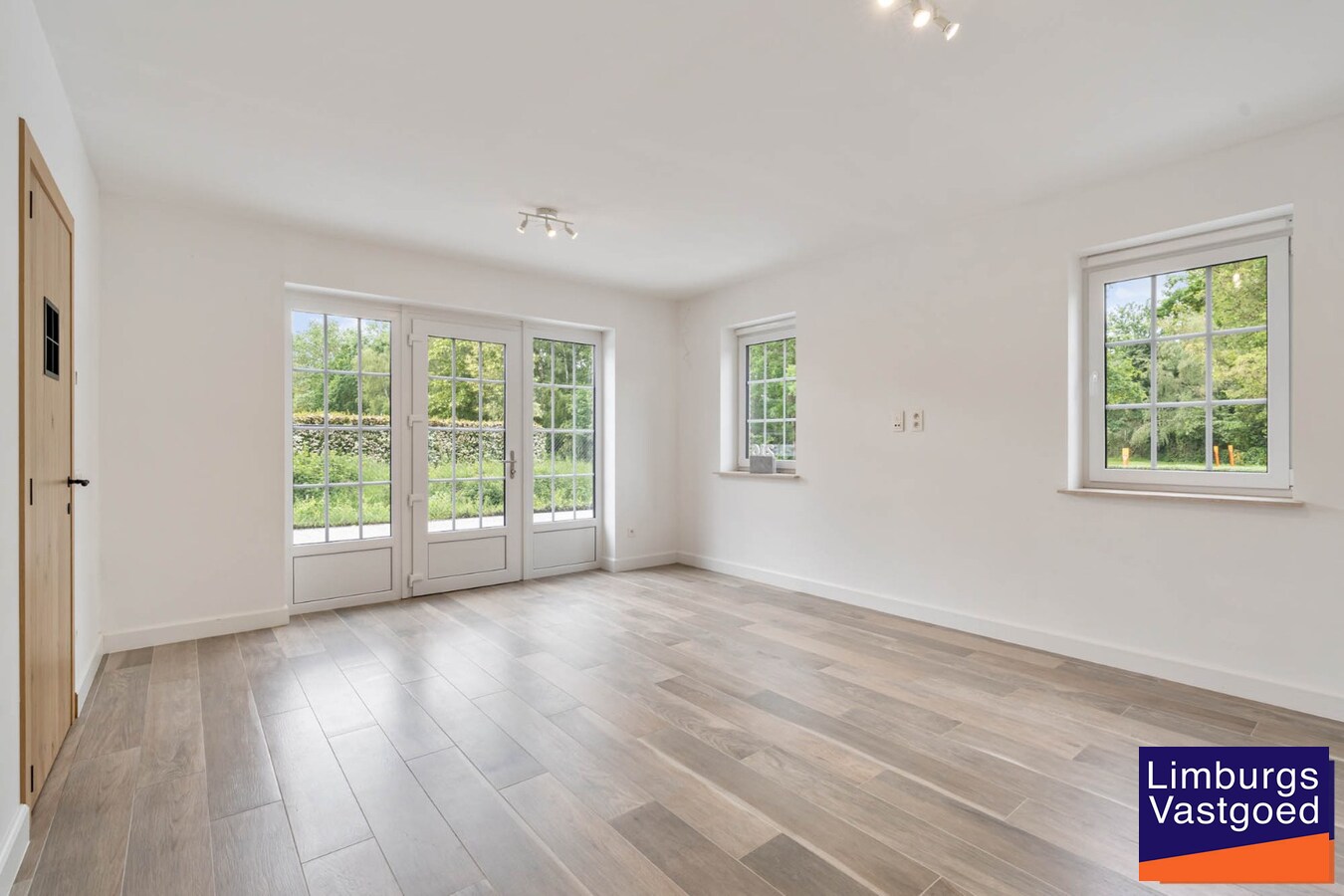 Exclusieve gezinswoning, 283m², 5 slpk, praktijkruimte op toplocatie 