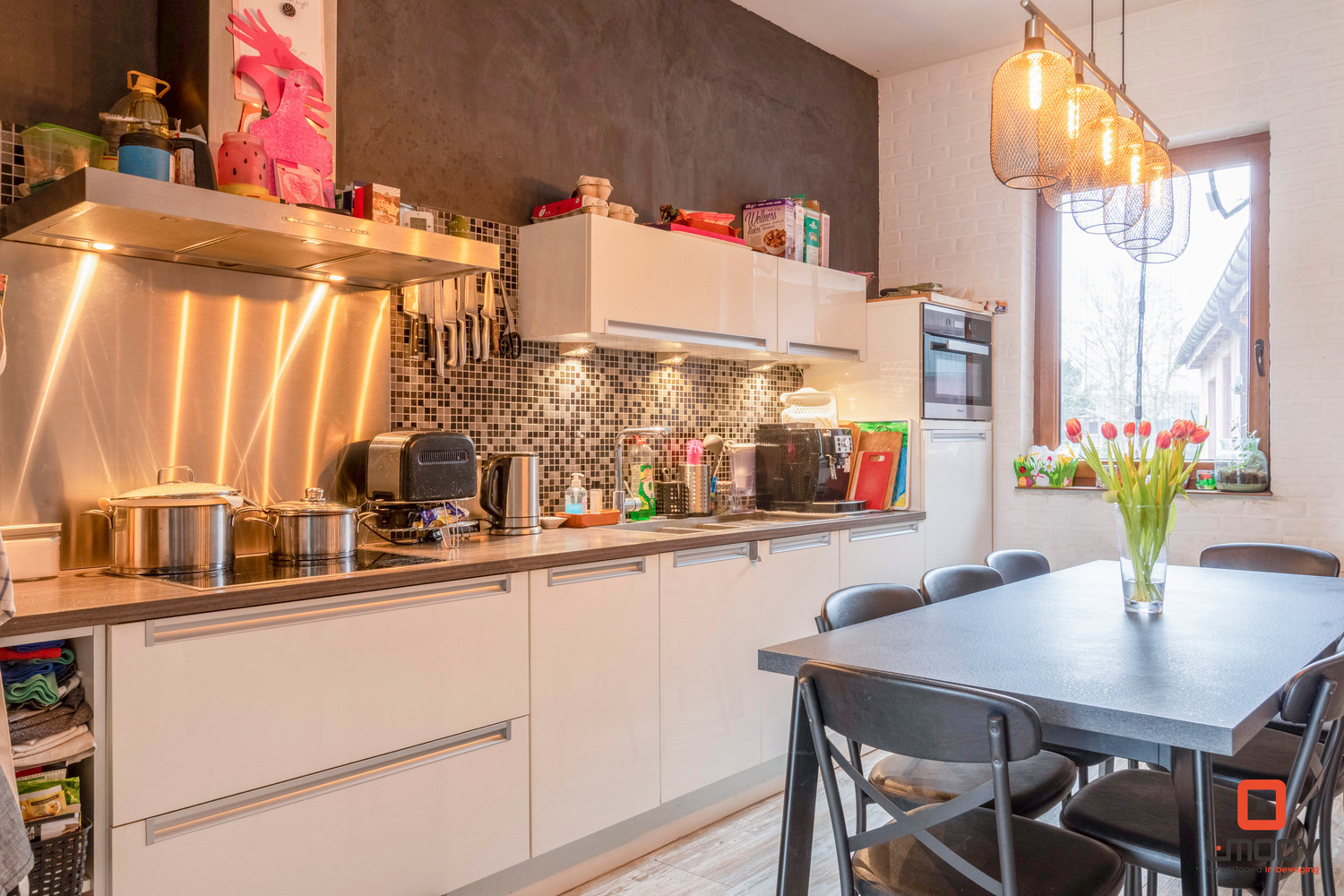 Recent gerenoveerde woning met garage en tuin 