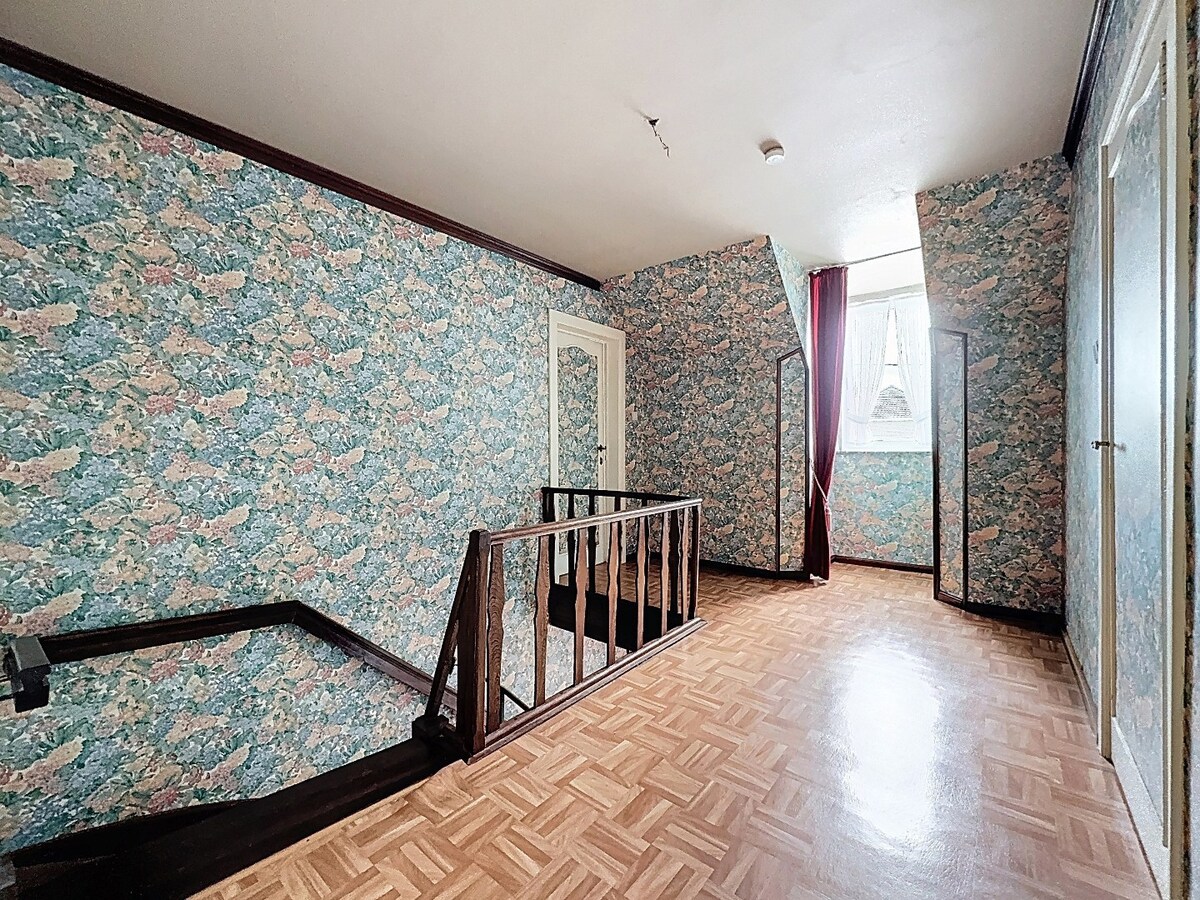 Karaktervolle woning met grote garage nabij centrum St.-Lievens-Houtem 