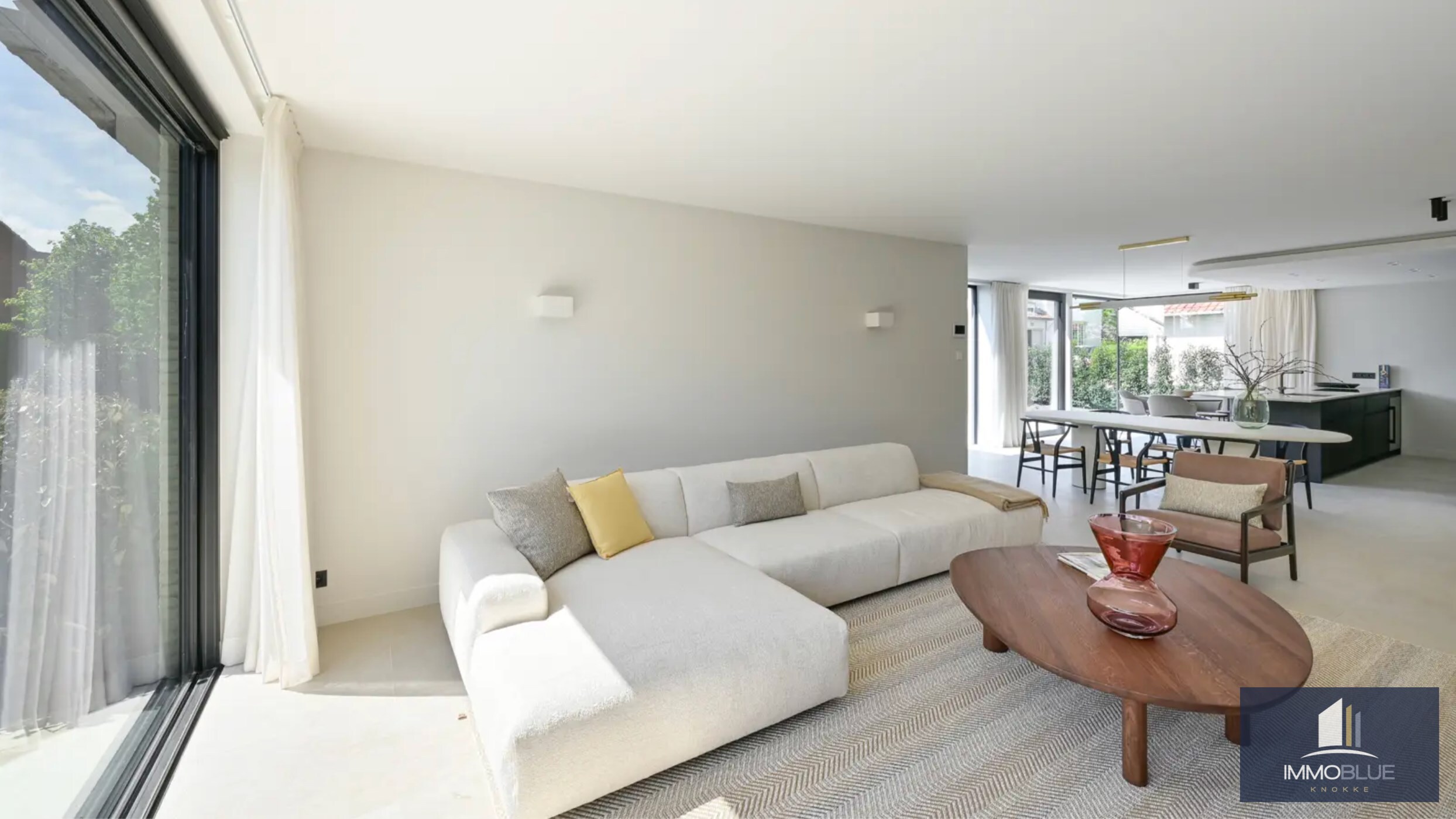 Nouvelle construction villa jumelée proche du centre de Knokke et à distance de marche de la plage. 