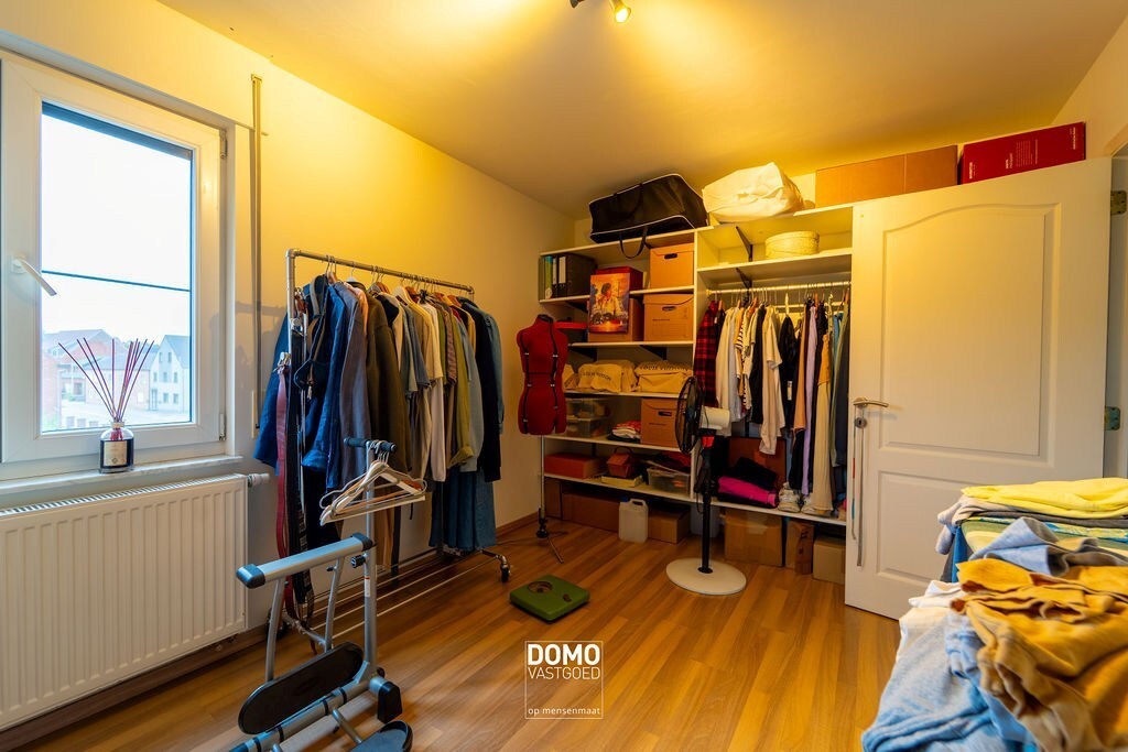 INSTAPKLAAR DUPLEXAPPARTEMENT MET TERRAS EN AUTOSTANDPLAATS IN HEUSDEN-ZOLDER 