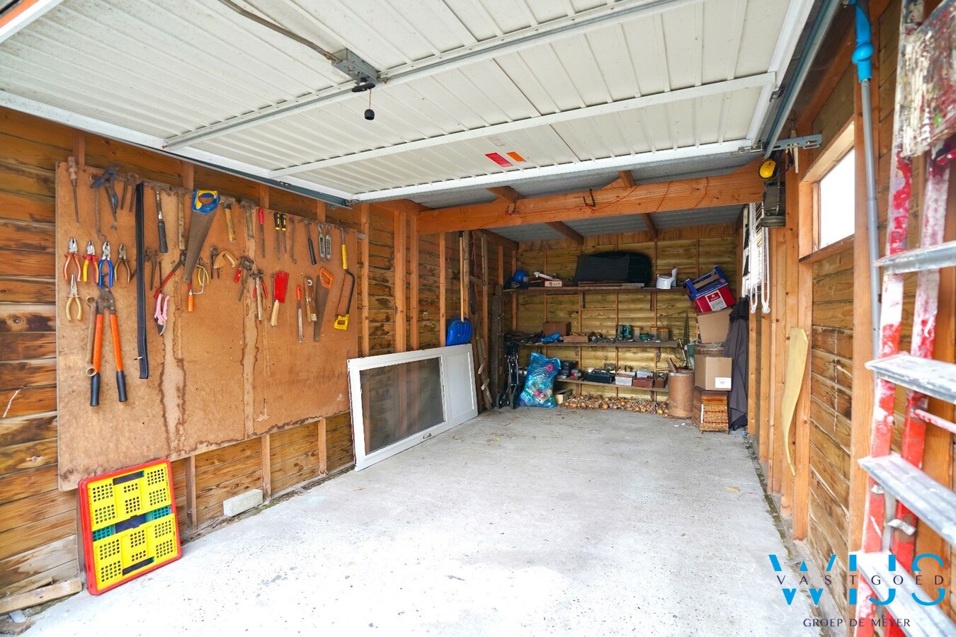 Stevig woonhuis aan de rand van het centrum van Sleidinge 