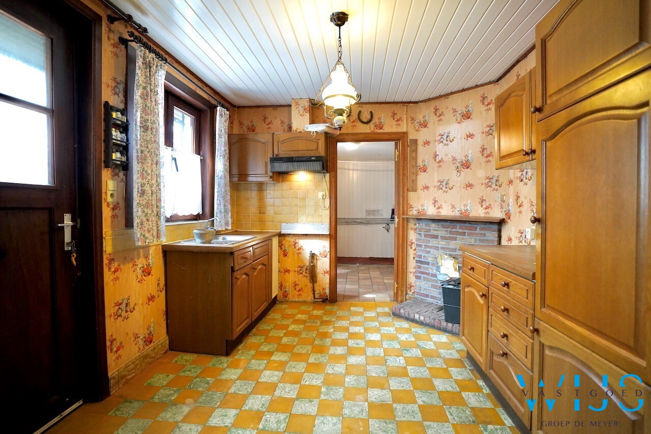 Interessante te renoveren woning in Drongen! 