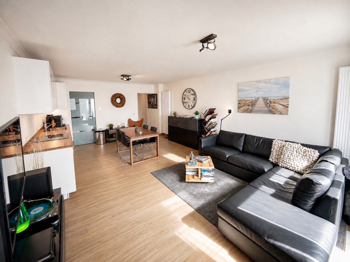 INSTAPKLAAR BEMEUBELD APPARTEMENT IN CENTRUM OOSTENDE 