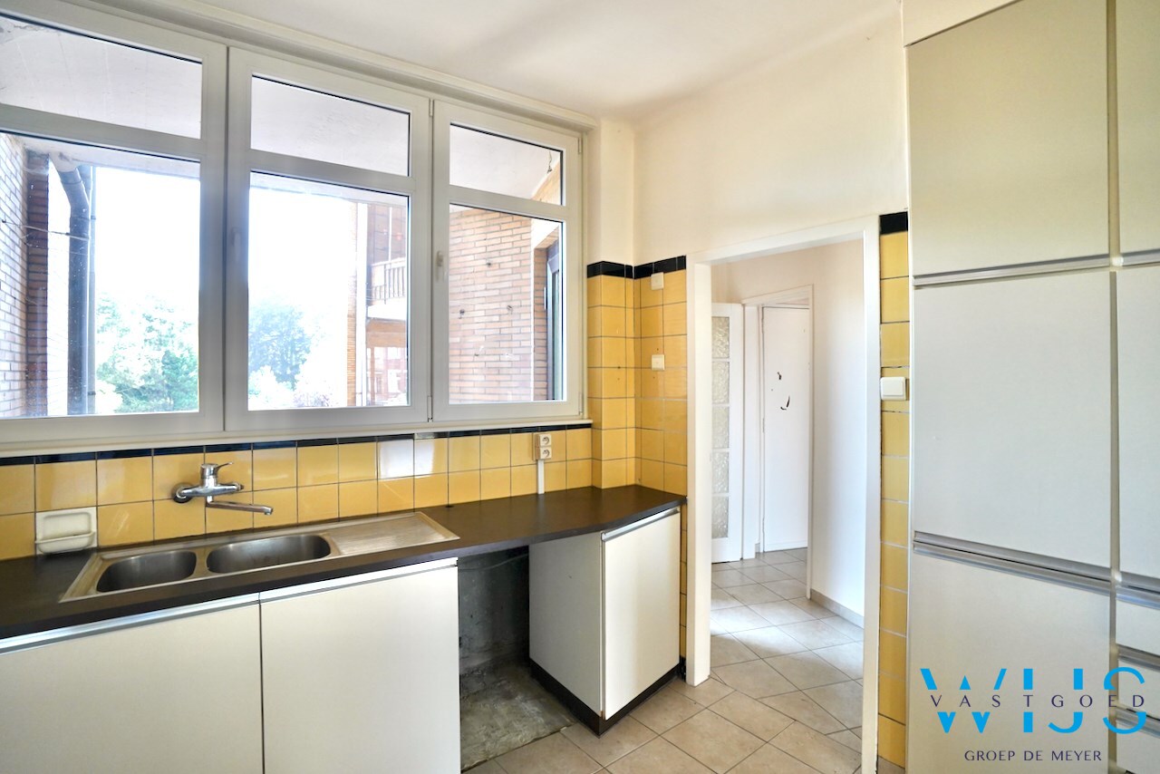 Zeer ruim karaktervol appartement te Gent ! 