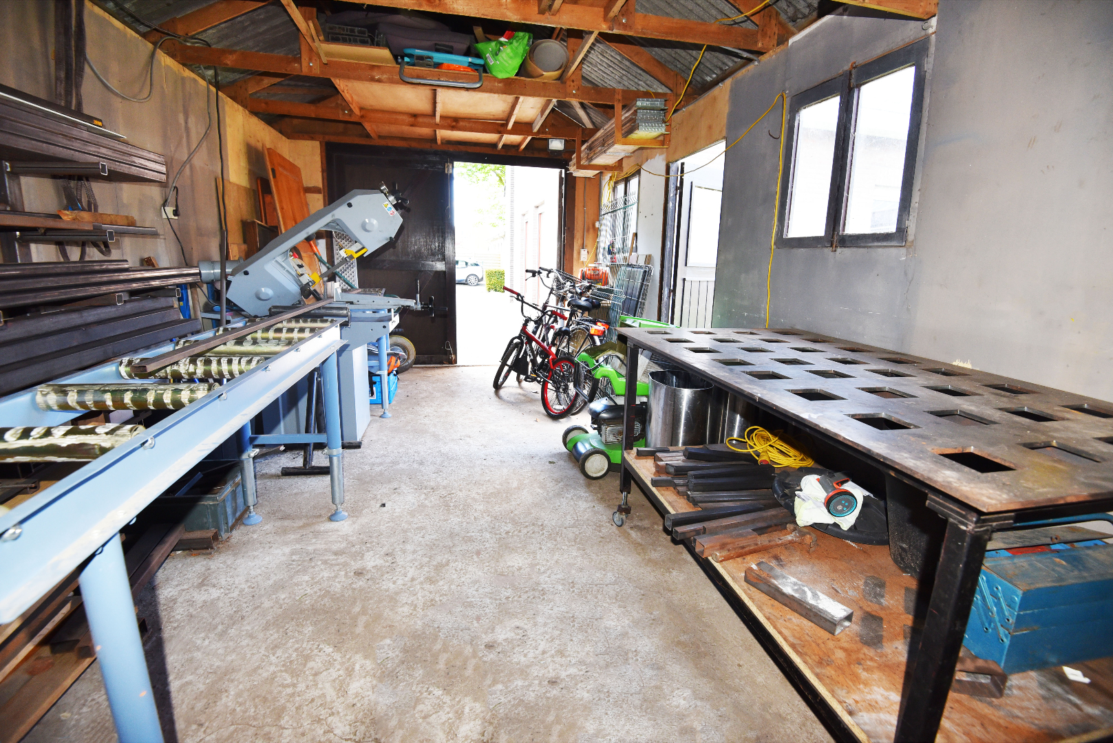 Verder af te werken gezinswoning  4 slpks rustig gelegen te Adegem 