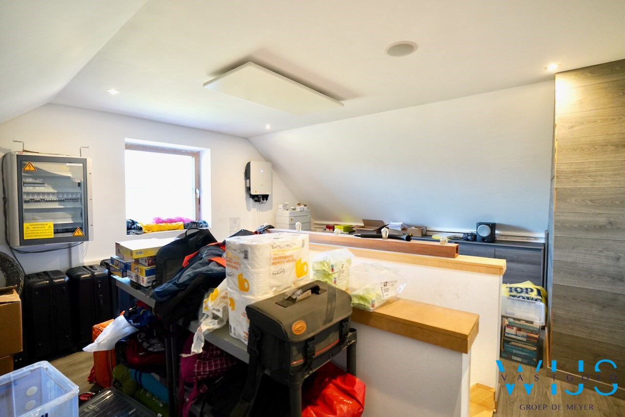 Zeer ruime gezinswoning te Zelzate ! 