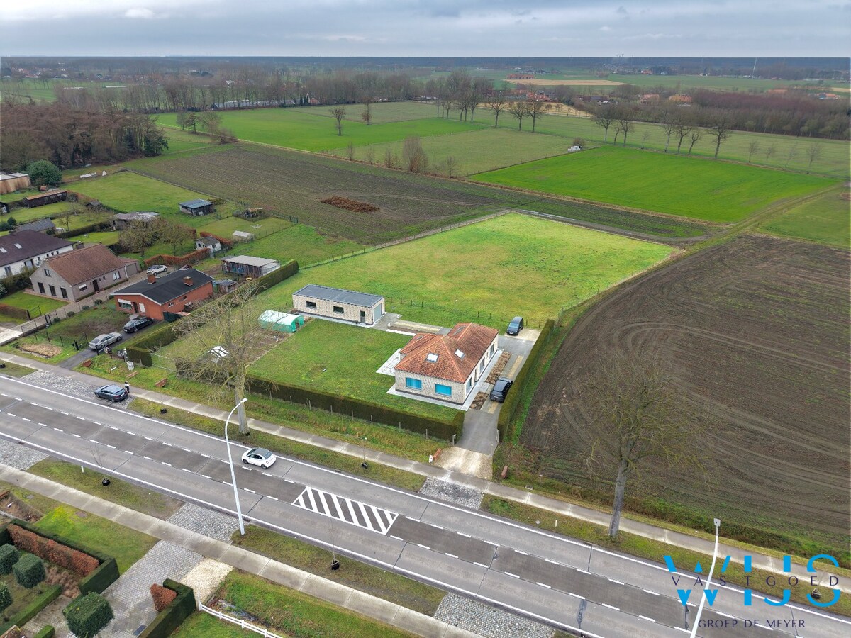 Volledig gerenoveerd woonhuis op 4.734 m² te Maldegem ! 