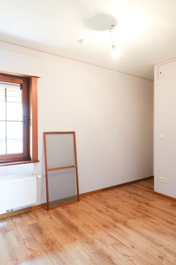 Charmante vrijstaande woning met 5 slaapkamers, ruime tuin en grote garage 