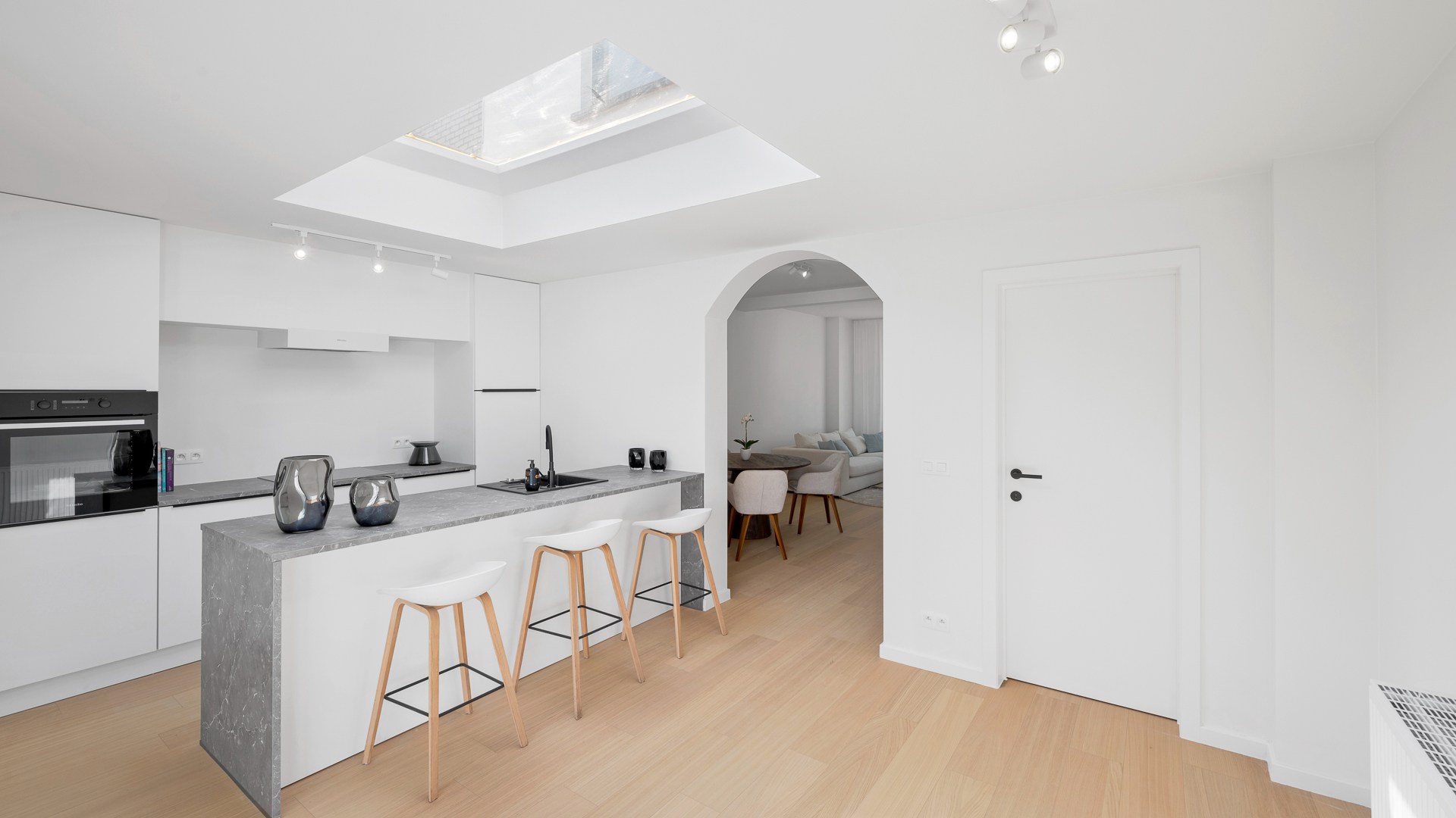 Belle maison rénovée avec 3 chambres à Heist, proche du centre et de la plage. 