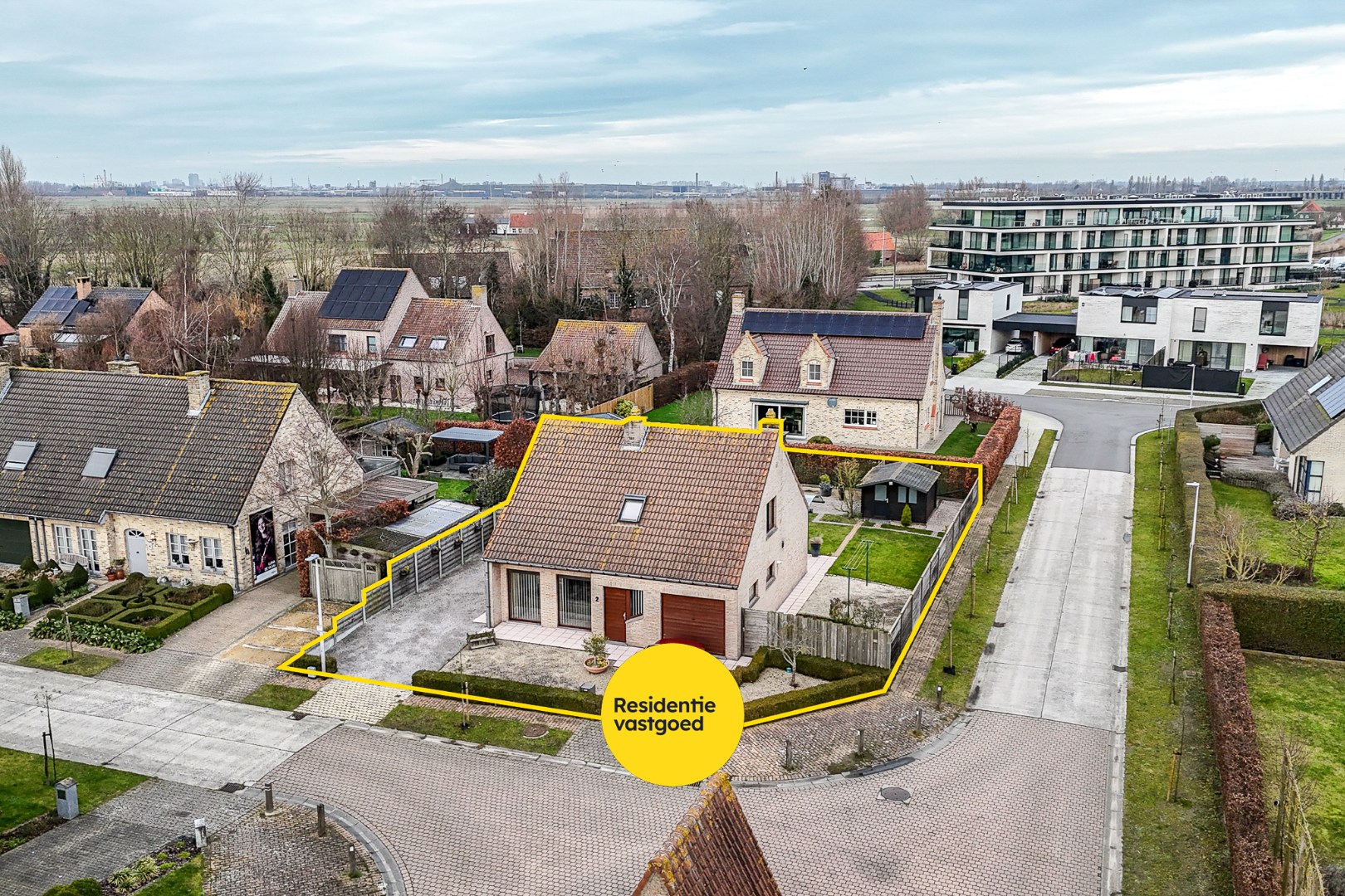 Vrijstaande ruime woning in rustige residentiële wijk in Oudenburg 