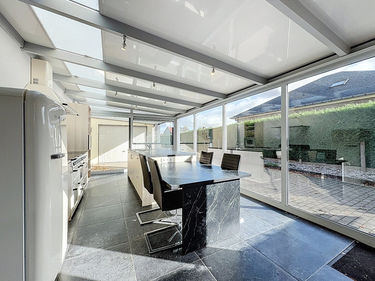 Ruime, vernieuwde HOB met leuke tuin te Zwalm 