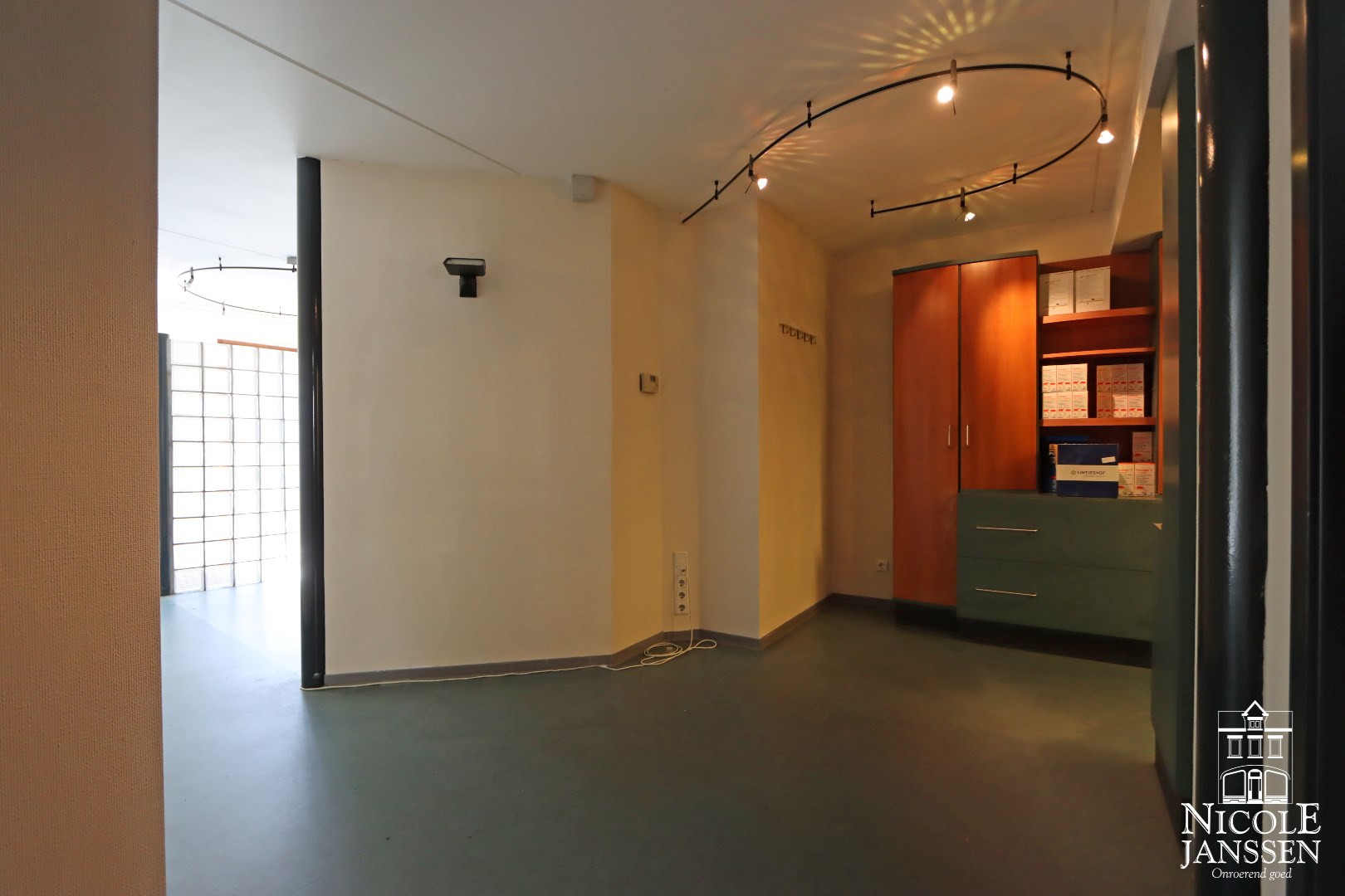 Verzorgd gelijkvloers handelspand 