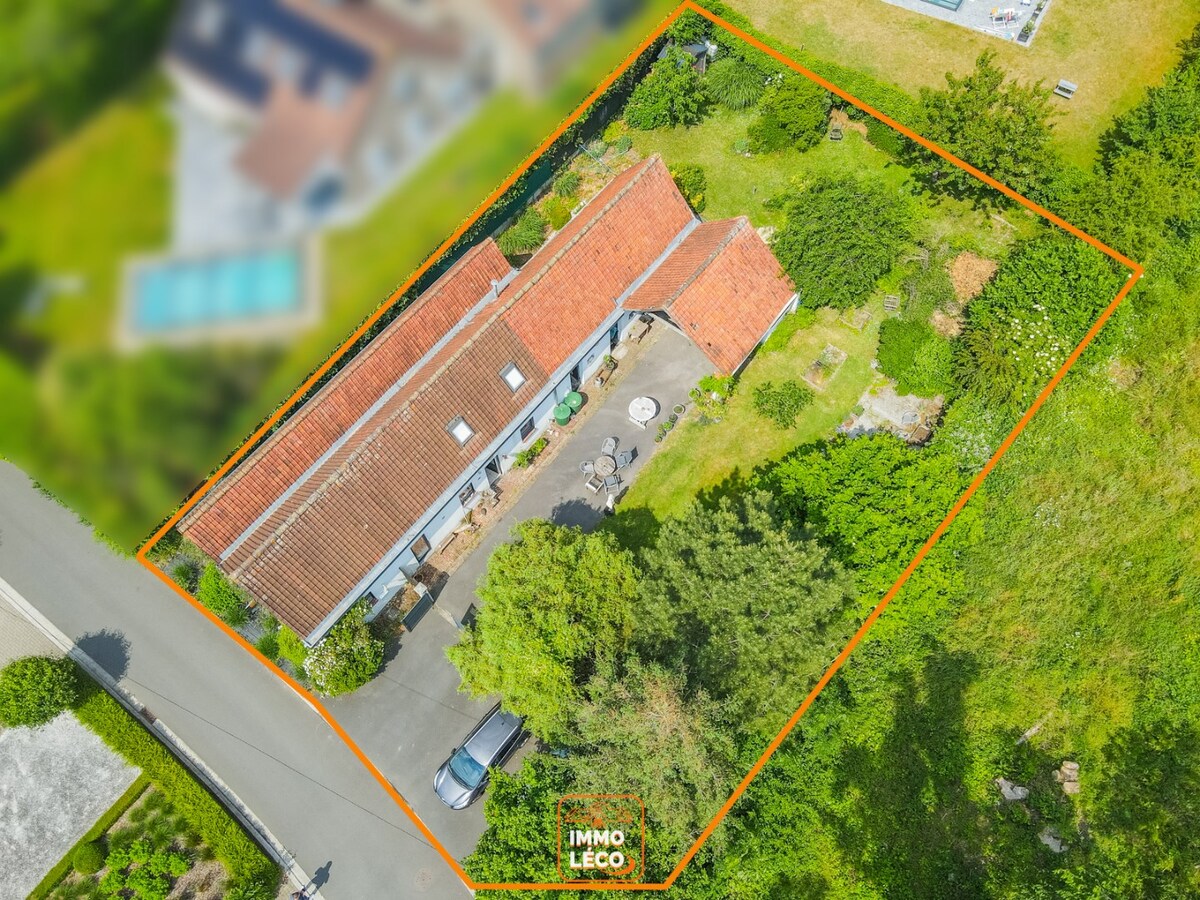 Maison style fermette 4 façades érigée sur une parcelle de 955m², en plein cœur du Bois Fichaux ! RARE à la VENTE 