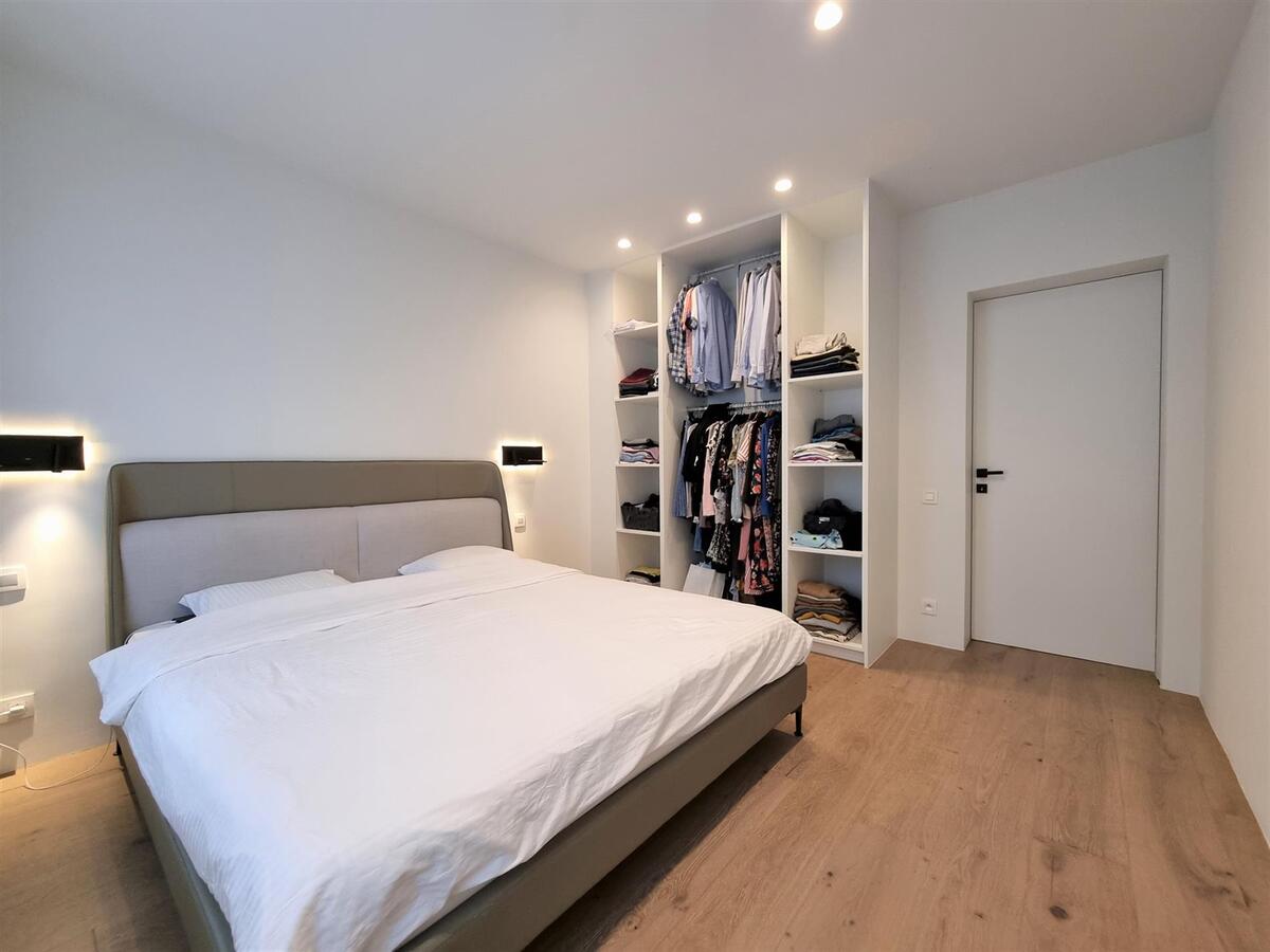 Subliem gerenoveerde woning met 5 slaapkamers &amp; 3 badkamers - Heist 