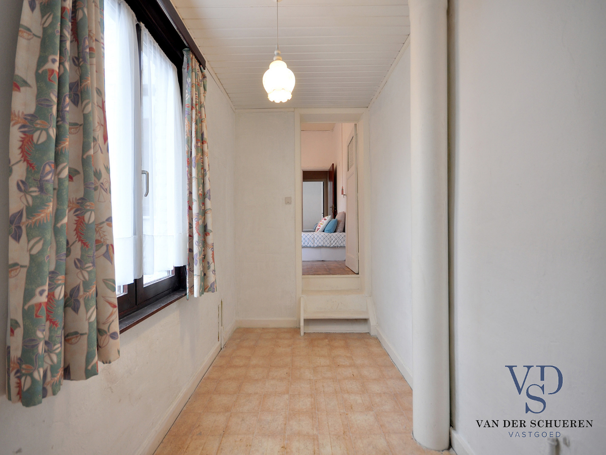 Rijwoning met tuin nabij station Gent-Sint-Pieters. Top-ligging nabij tram en trein ! 