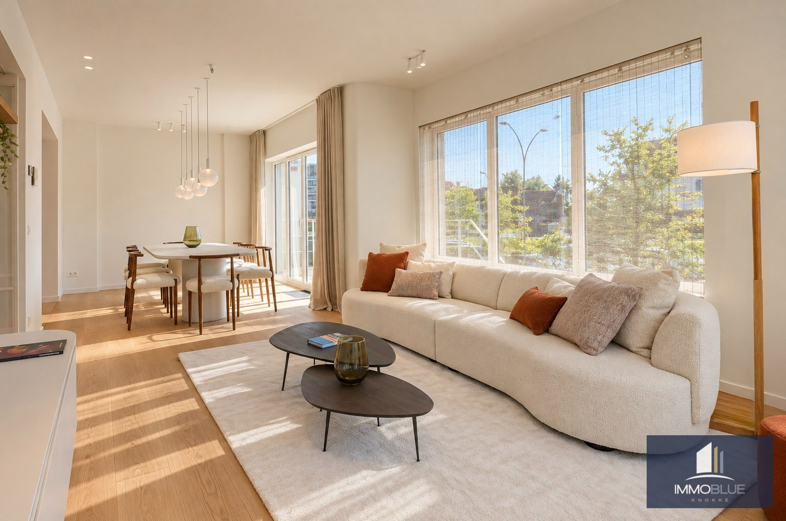 Offre exceptionnelle : Villa entièrement rénovée avec vue frontale sur la mer. 