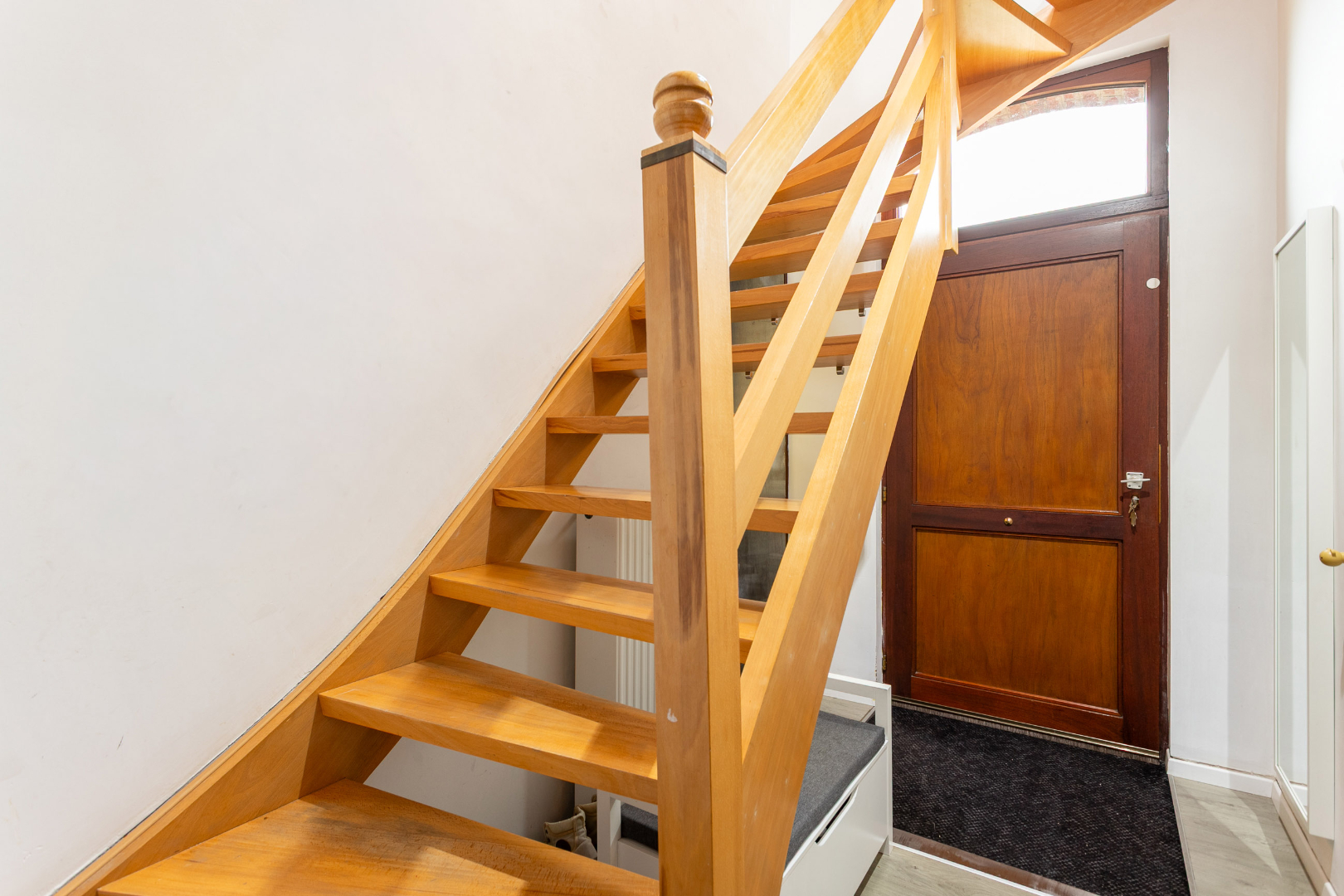 Instapklare driegevelwoning met 3 slpk te Lembeek 
