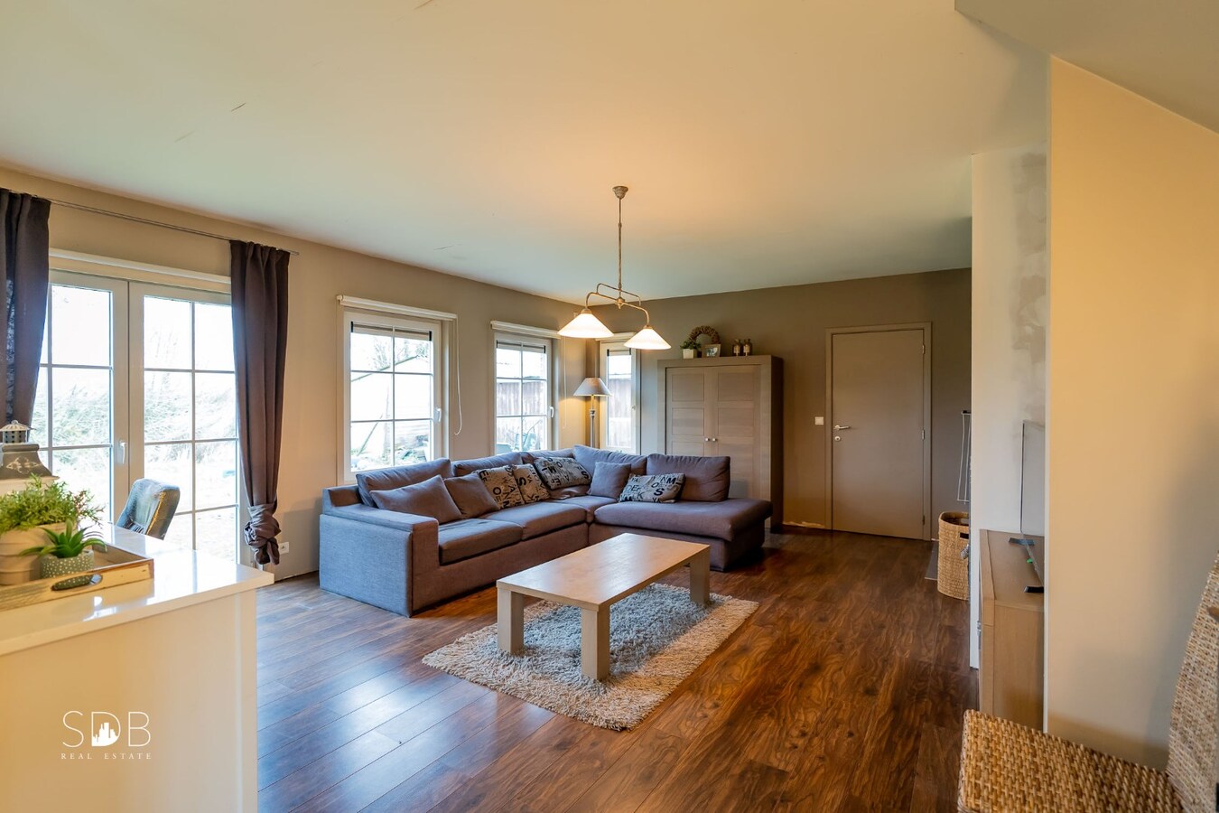 Landelijke woning met paardenaccommodatie en graslanden op 3ha 71a 90ca 