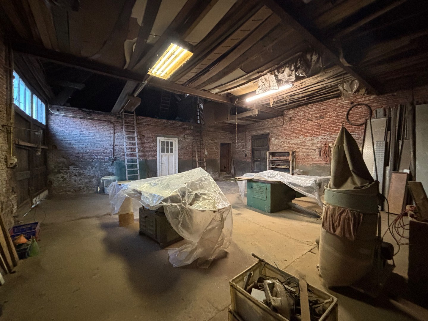 Te renoveren hoeve op 23a 16ca in een rustige omgeving te Mol 