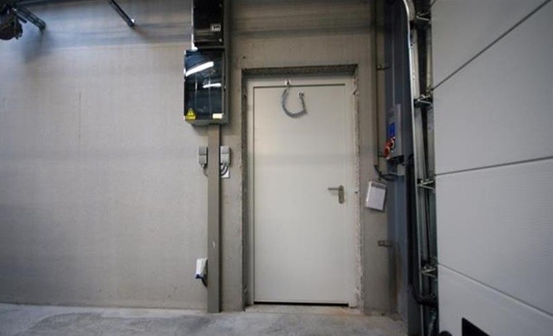 Recente, instapklare loods te huur – 255 m² 