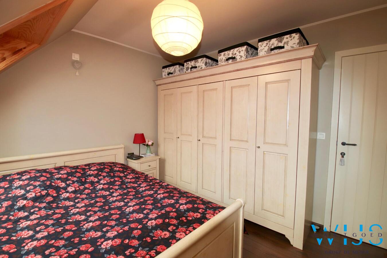 Charmant instapklaar tweeslaapkamer appartement in centrum Ertvelde! 