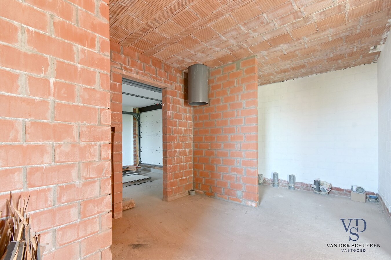 Eigentijdse woning (nog af te werken) te Vurste. 