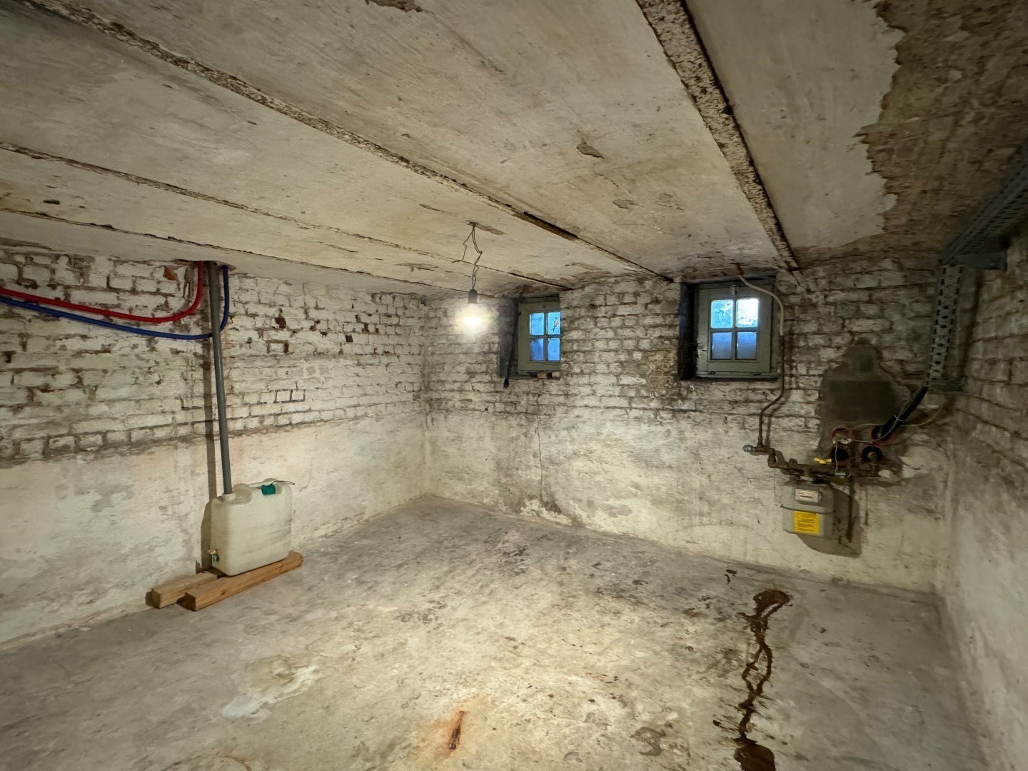 Veelzijdig handelspand op toplocatie te Sint-Eloois-Vijve 