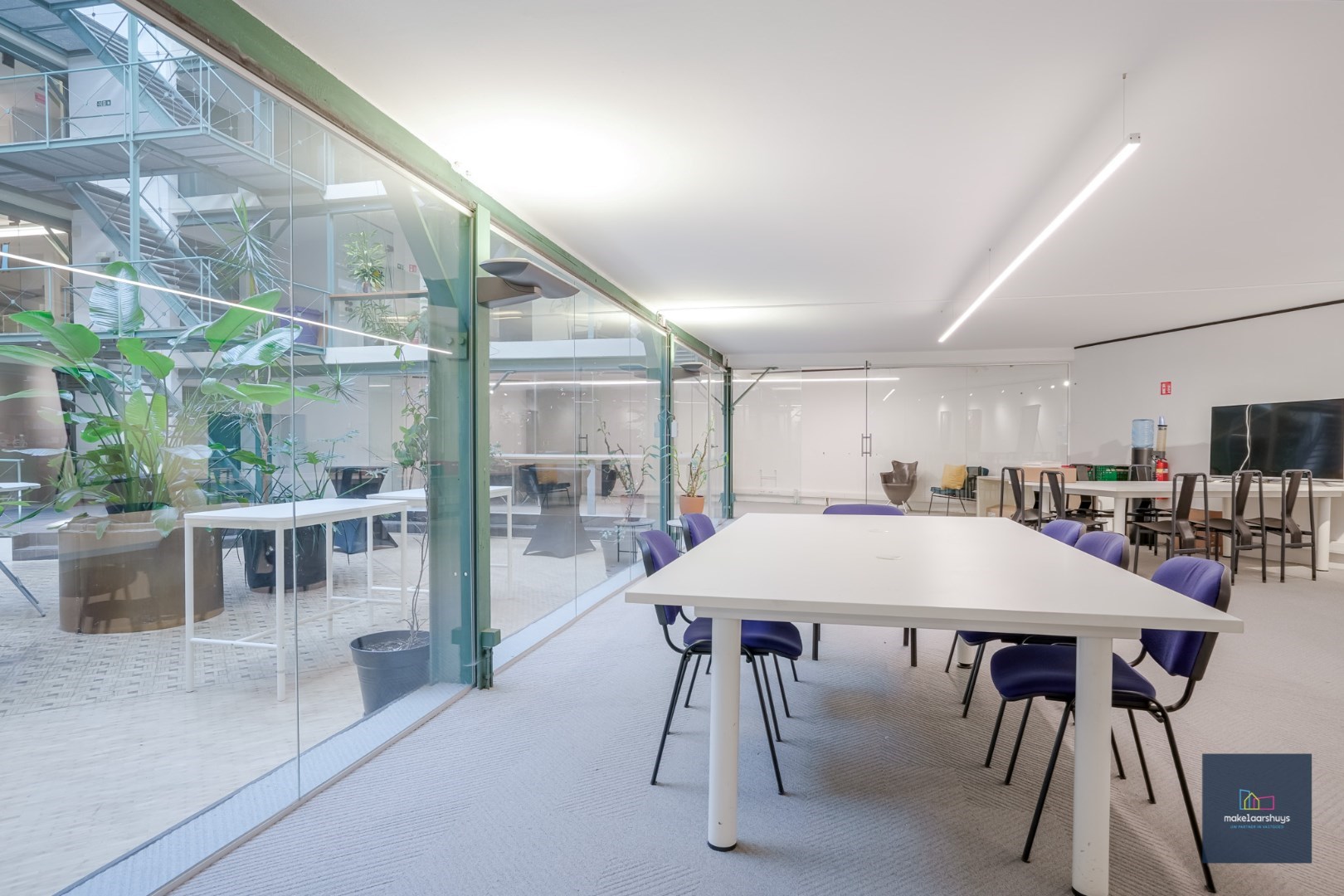 Privatieve kantoorruimte met gebruik van gemene delen 