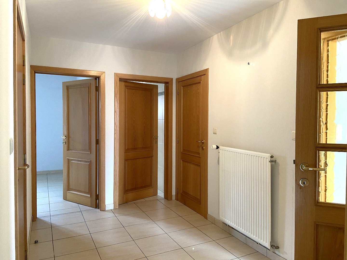 Instapklaar en ruim appartement met zonnig terras in hartje Wakken! 