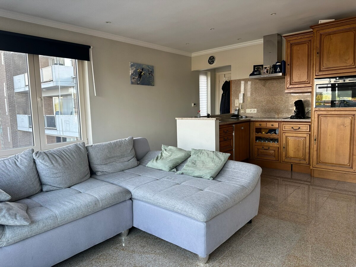 Lichtrijk appartement met 70m² terras 