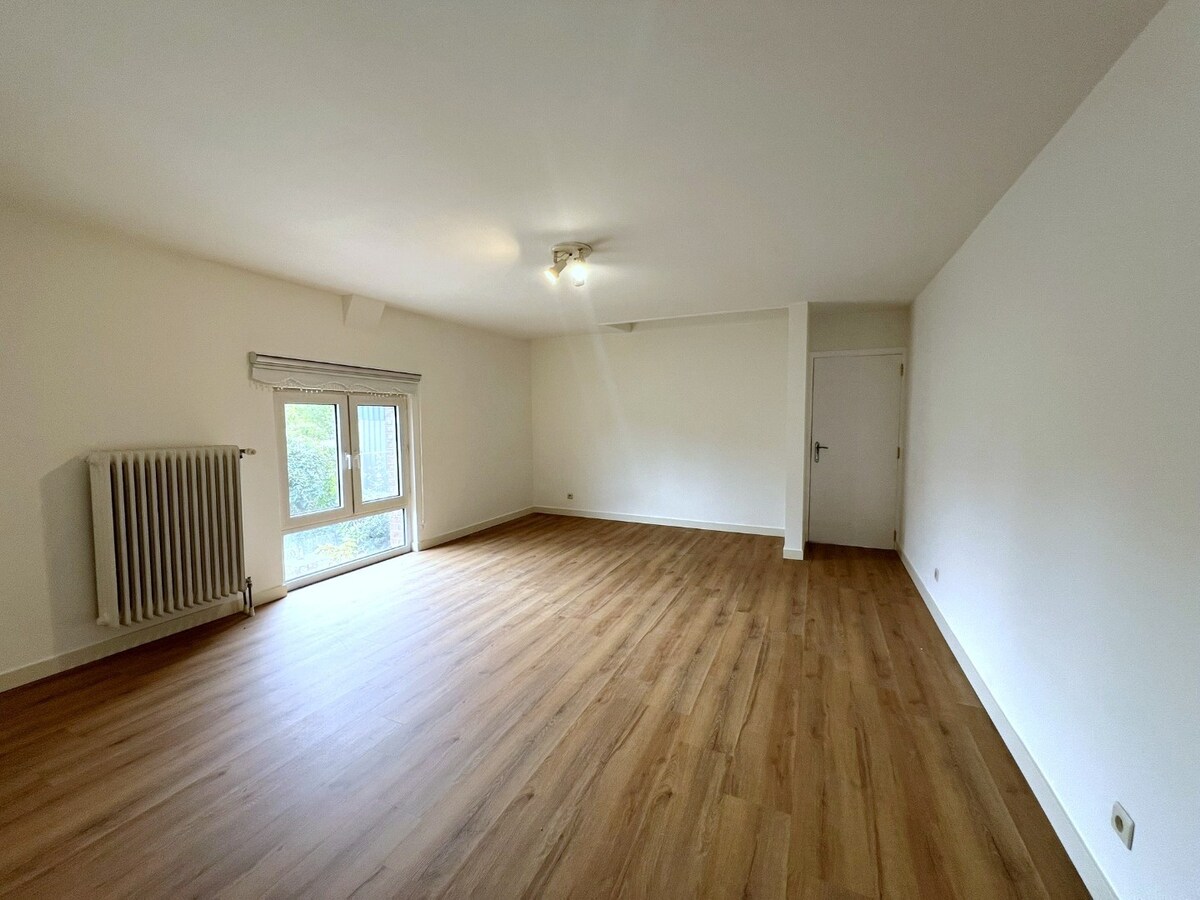 Ruim appartement met terras en garage in Bierbeek 