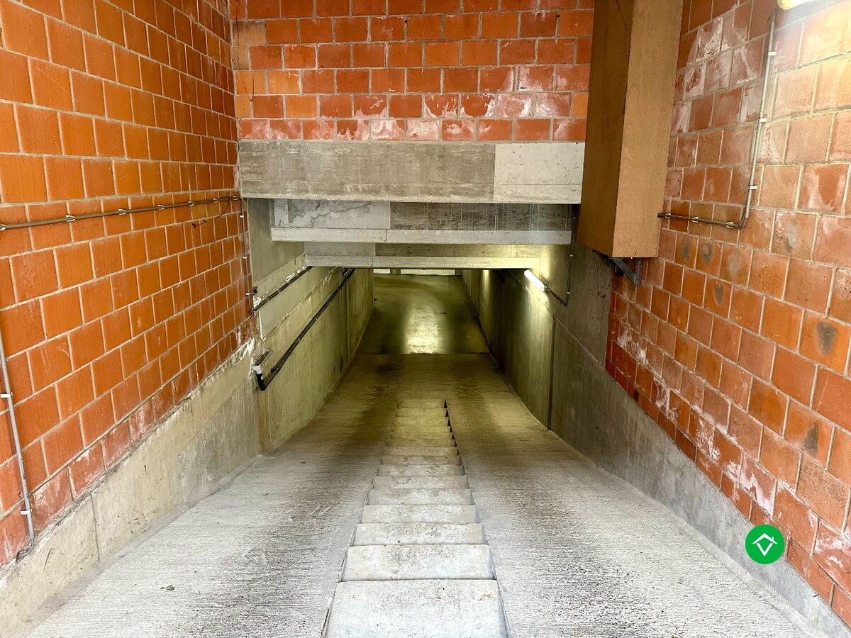 Ondergrondse garage (18,75m²) in centrum Gistel te koop 