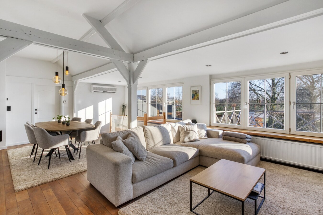 Exclusive equestrian accommodation on approx. 2,5 ha/6,18 acres in Geel (Antwerp region) 