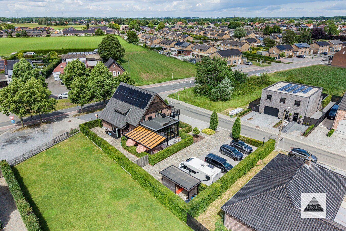 Schitterend horecapand met privé parking en vakantiewoning 
