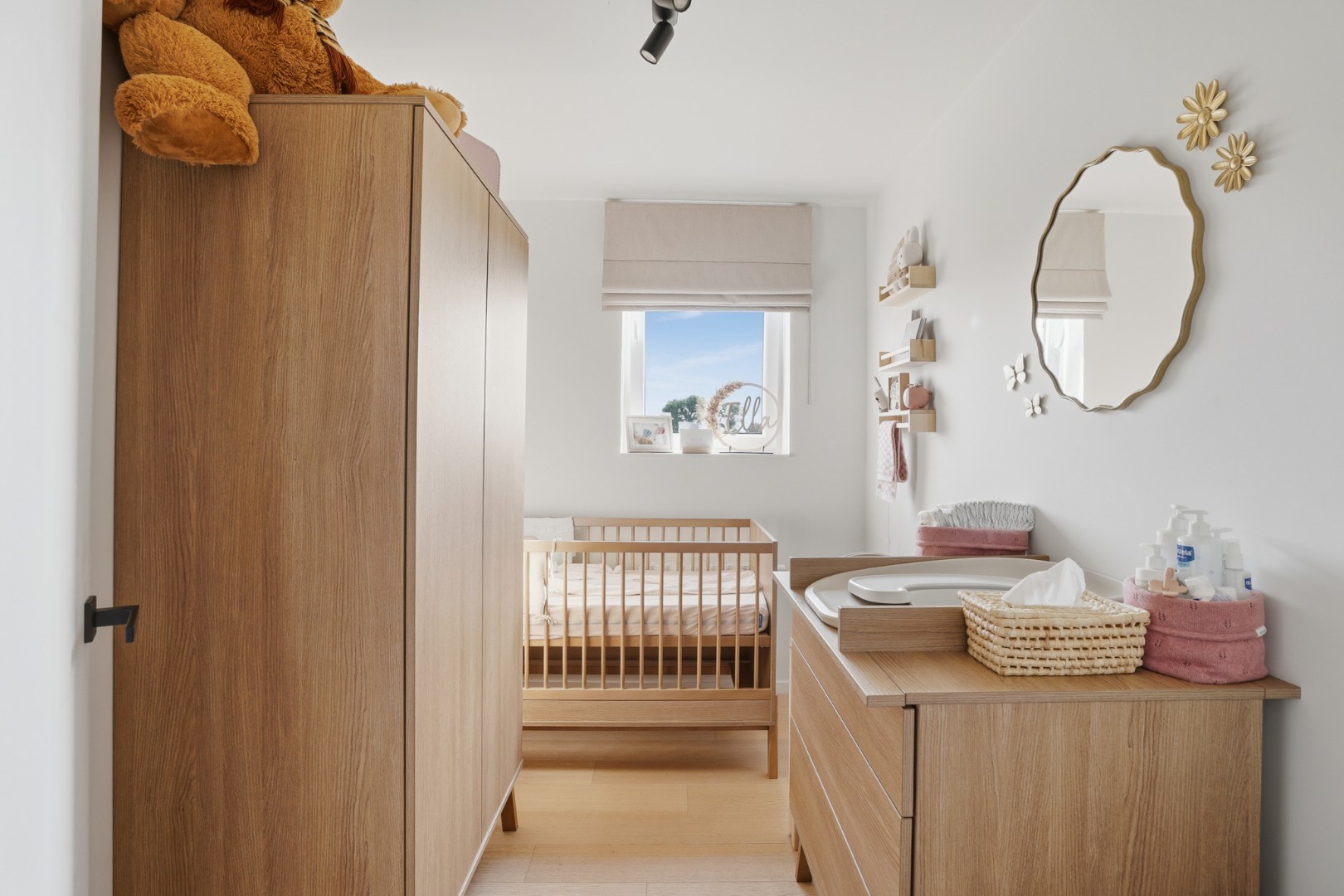Prachtig instapklaar appartement met terras, groen zicht en autostaanplaats 